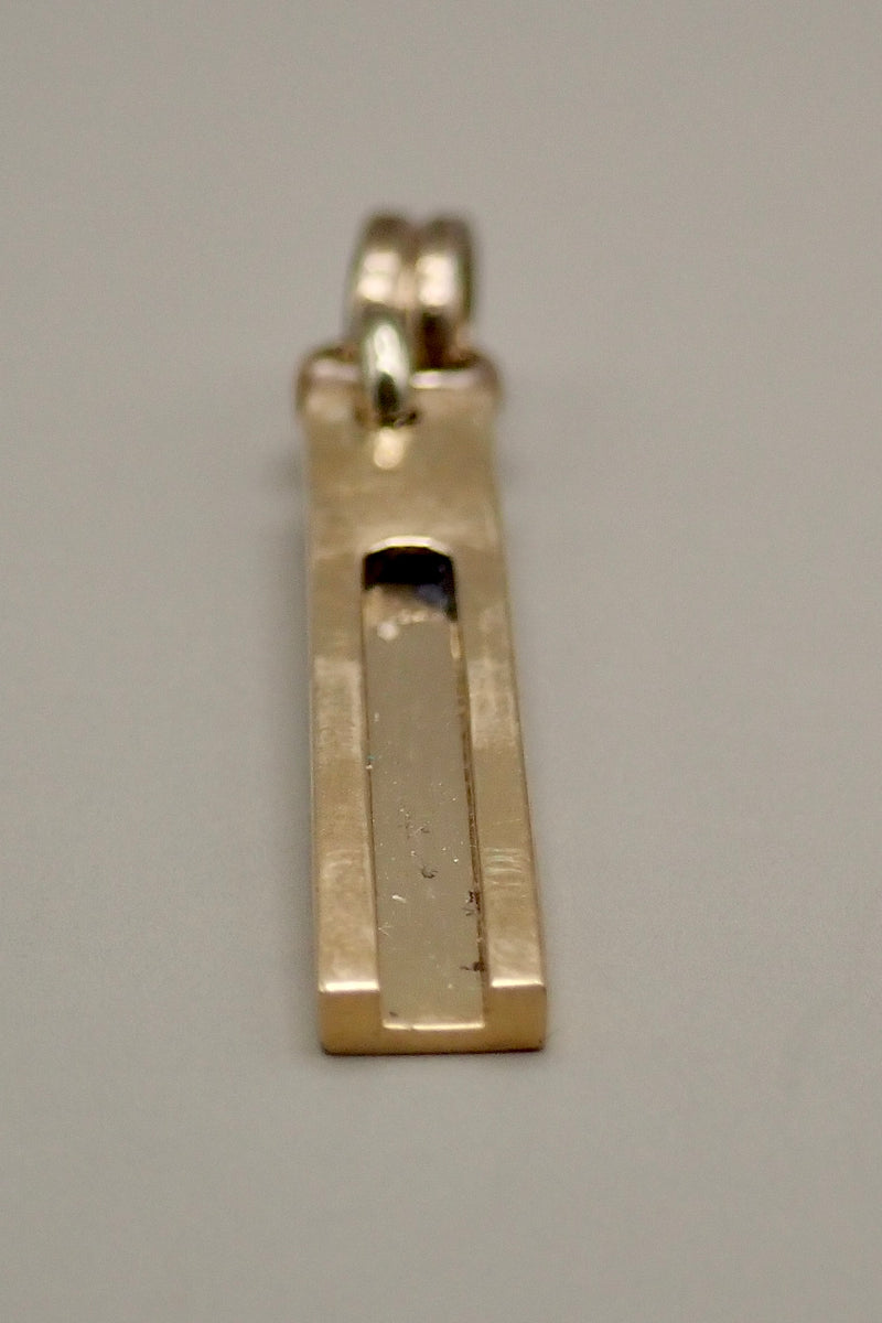 ELONGATED TAG PENDANT