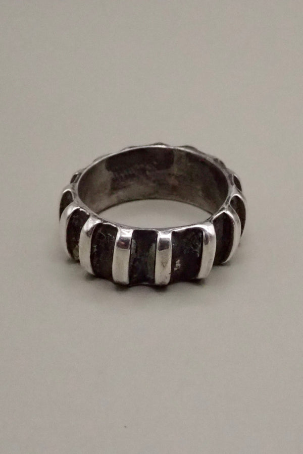 SILVER STRIPES BAND RING