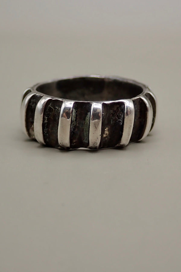 SILVER STRIPES BAND RING