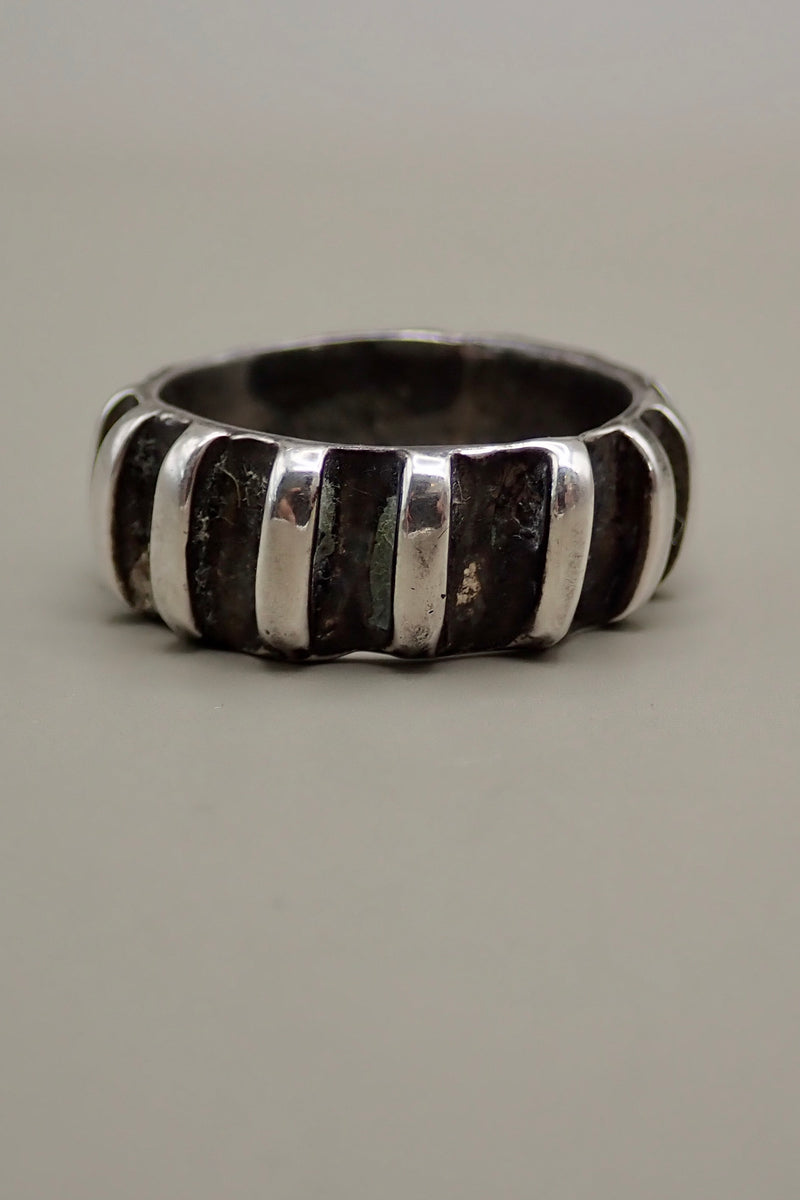 SILVER STRIPES BAND RING