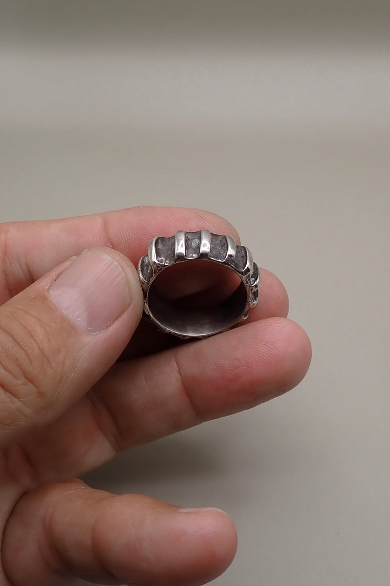 SILVER STRIPES BAND RING