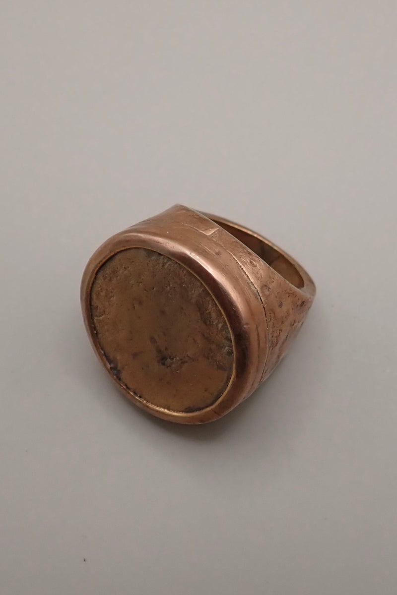 HAMMERED RING