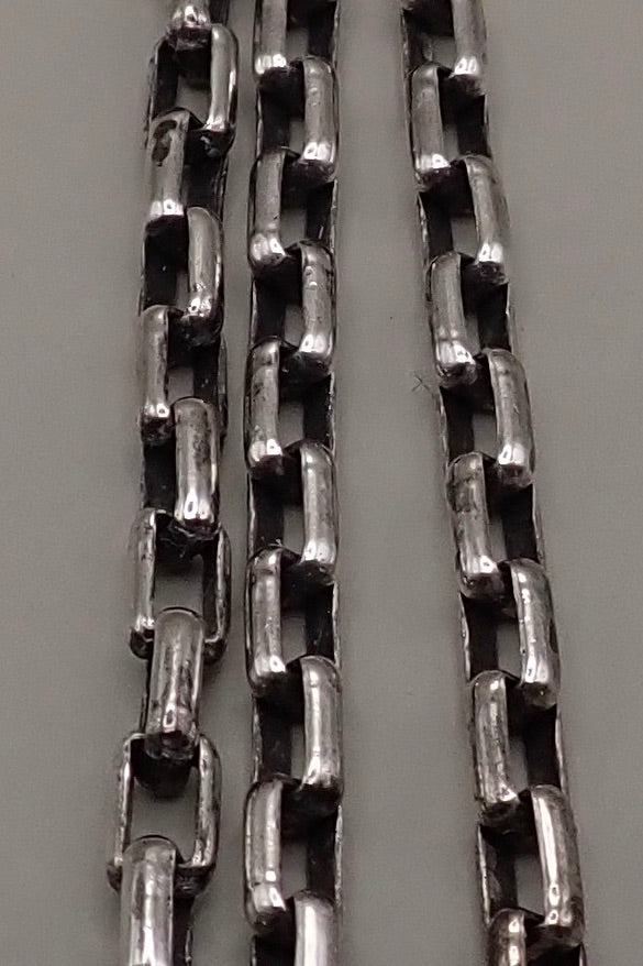 THICK ROLO SILVER CHAIN