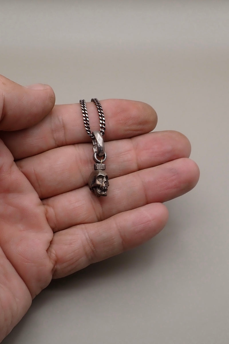 SILVER SKULL PENDANT
