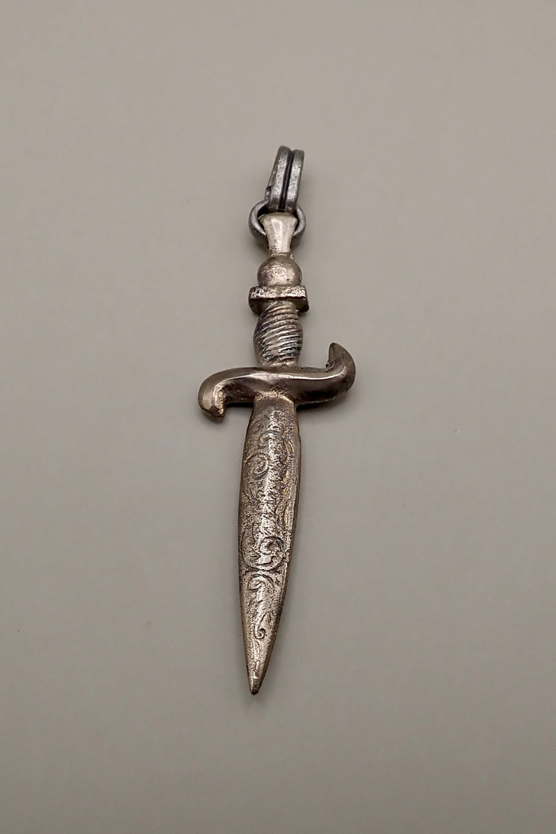 SILVER DAGGER PENDANT