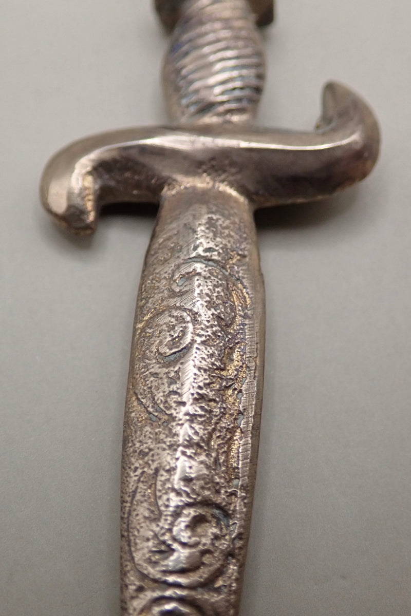 SILVER DAGGER PENDANT