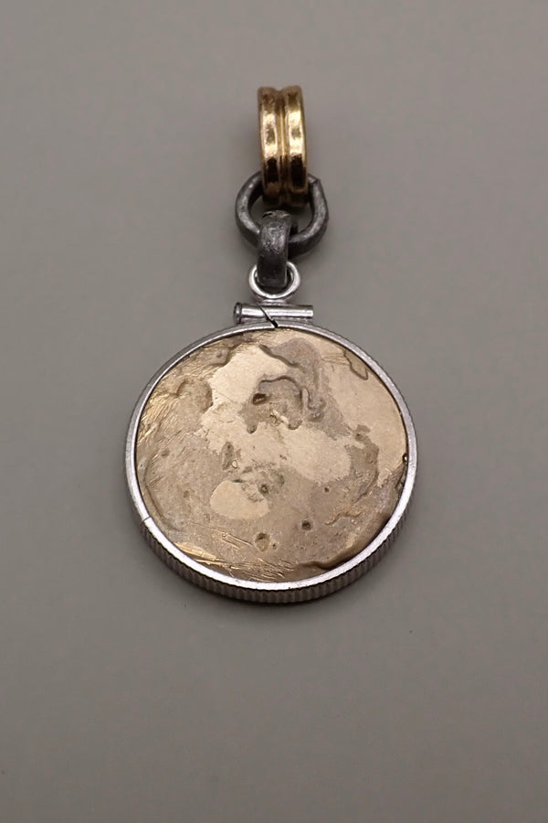 HAMMERED MEDAL PENDANT