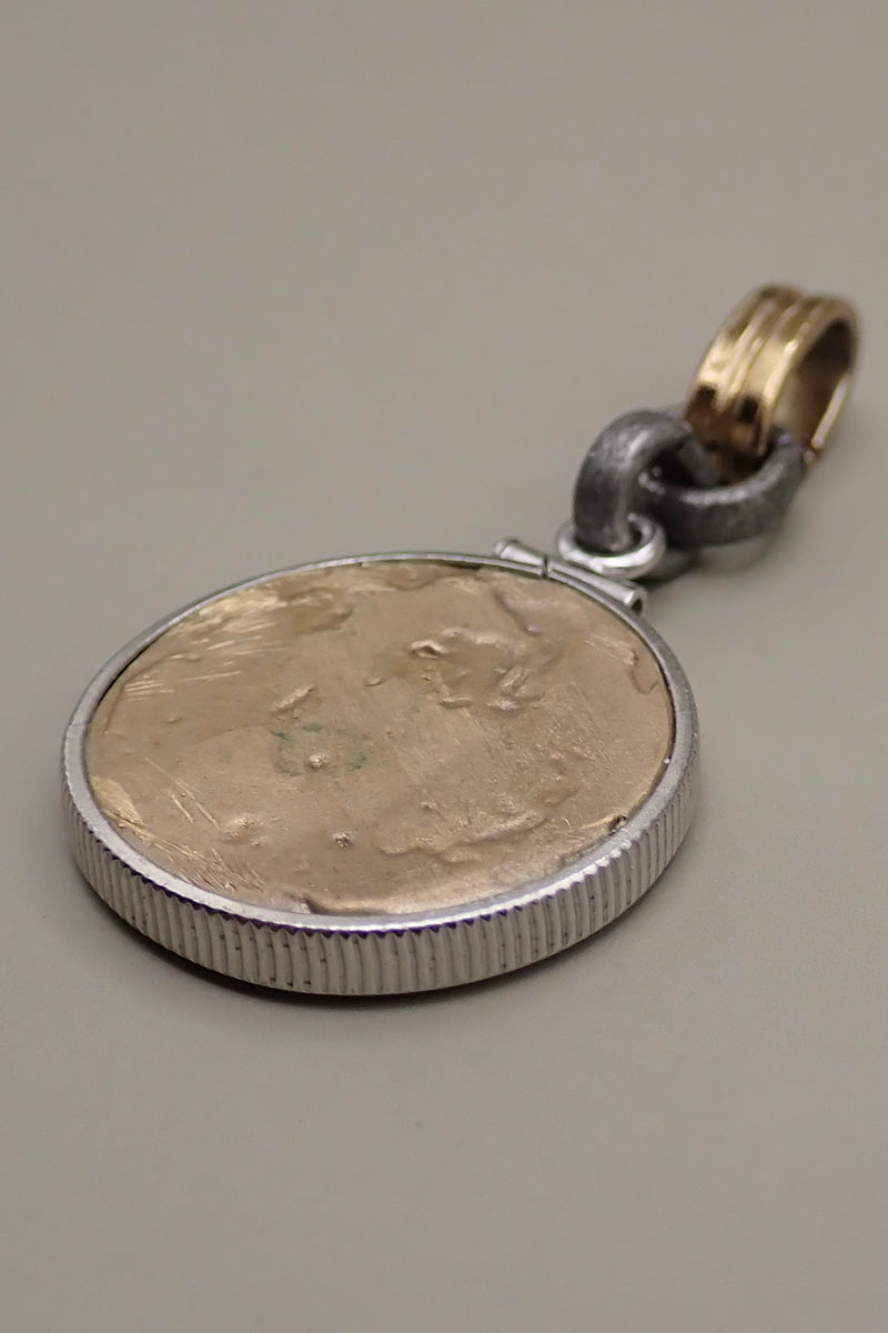 HAMMERED MEDAL PENDANT