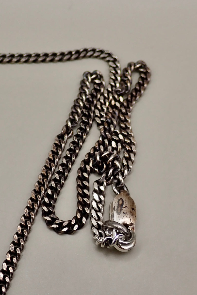 HAMMERED MEDAL NECKLACE