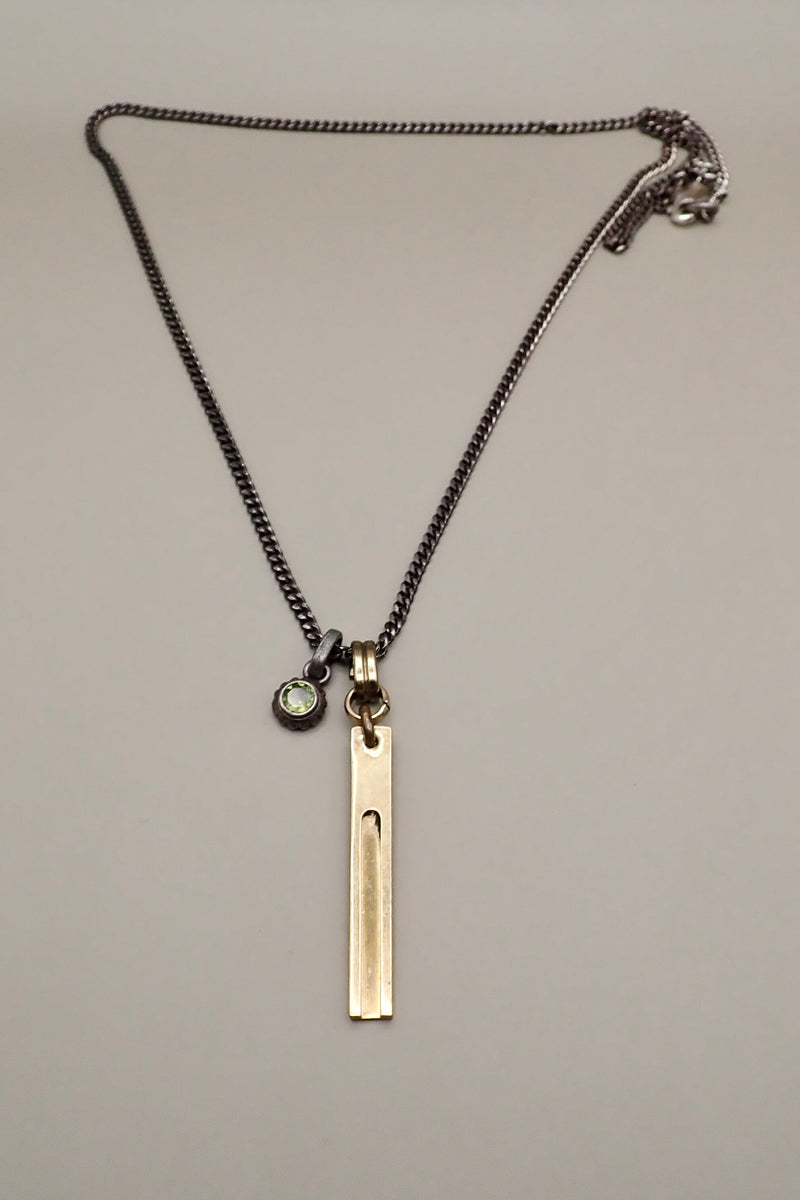 LONG TAG/PERIDOT STONE  NECKLACE