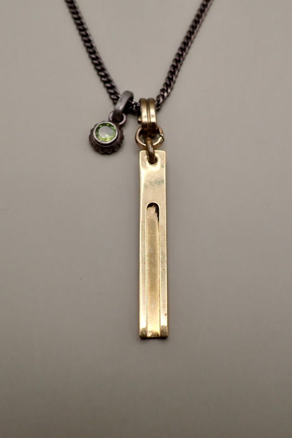 LONG TAG/PERIDOT STONE  NECKLACE