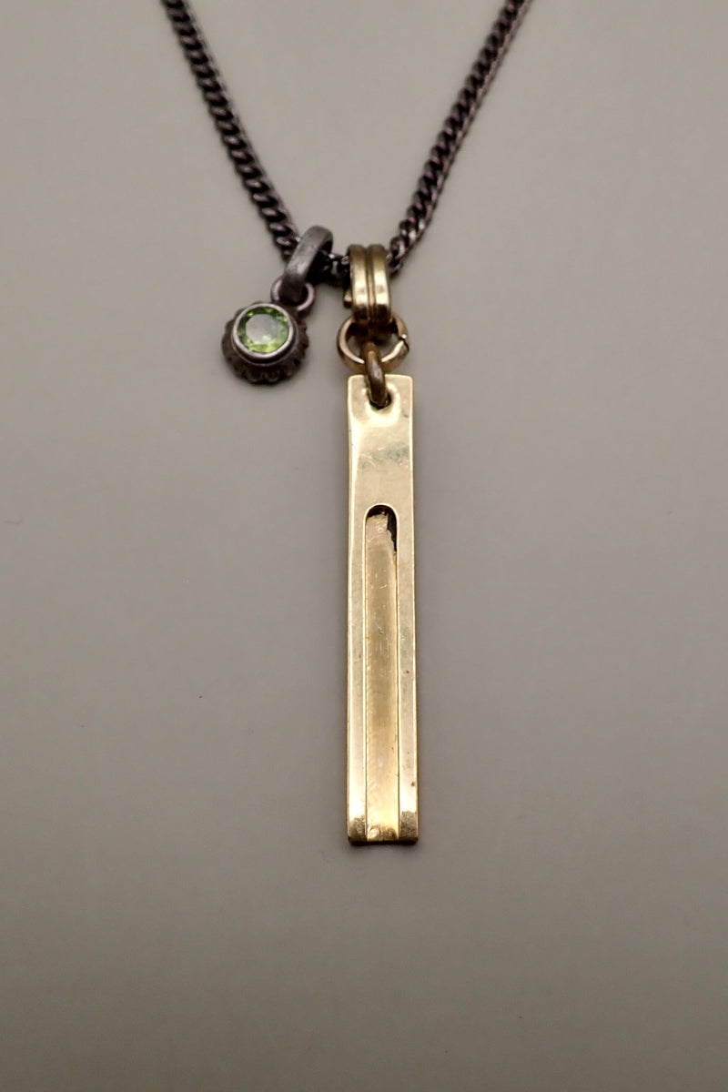 LONG TAG/PERIDOT STONE  NECKLACE
