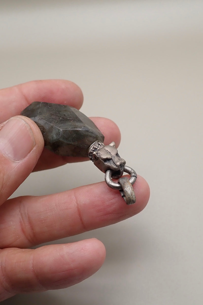 LION HEAD LABRADORITE PROTECTOR PENDANT