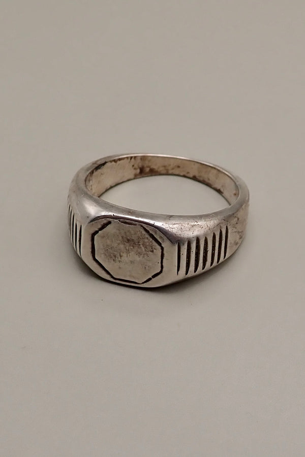 1940 BAND RING - LIMITED STOCK