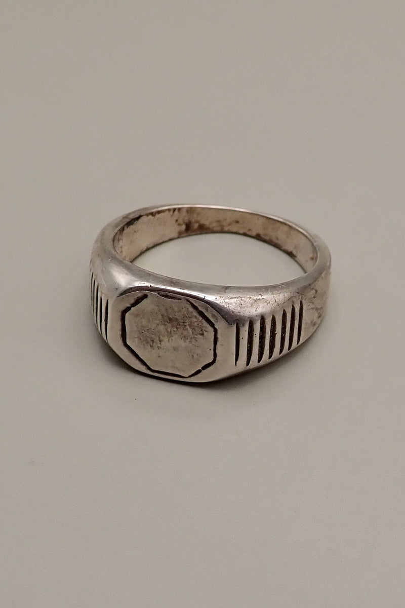 1940 BAND RING - LIMITED STOCK