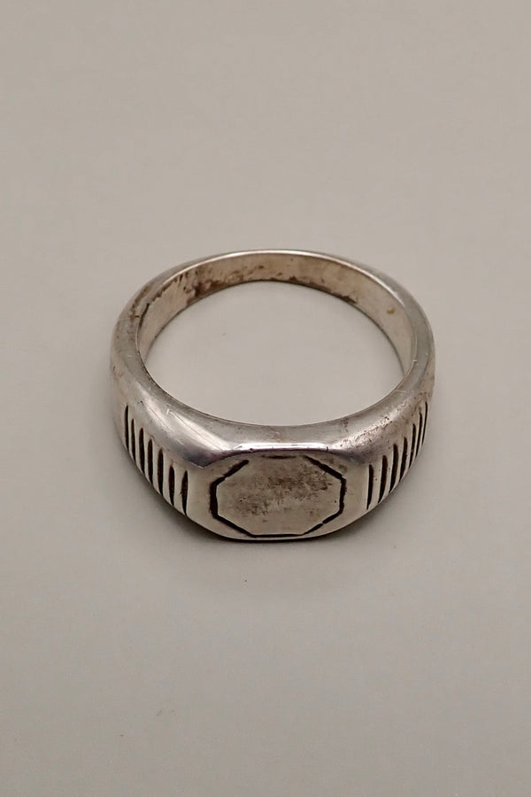 1940 BAND RING - LIMITED STOCK