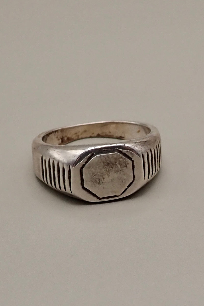 1940 BAND RING - LIMITED STOCK