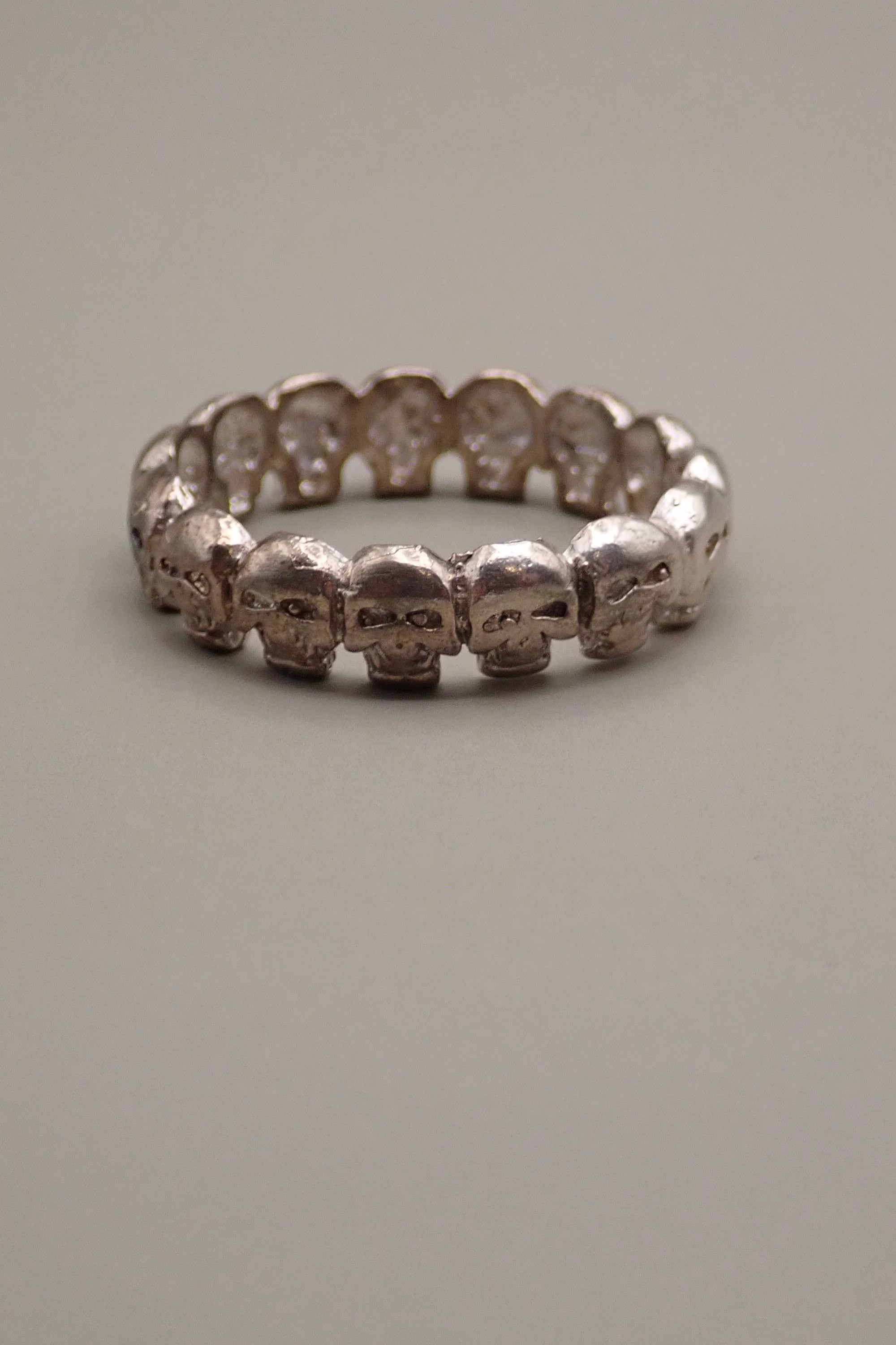 SILVER SKULL BAND RING - LIMITED STOCK – Dirty Hands Jewelry
