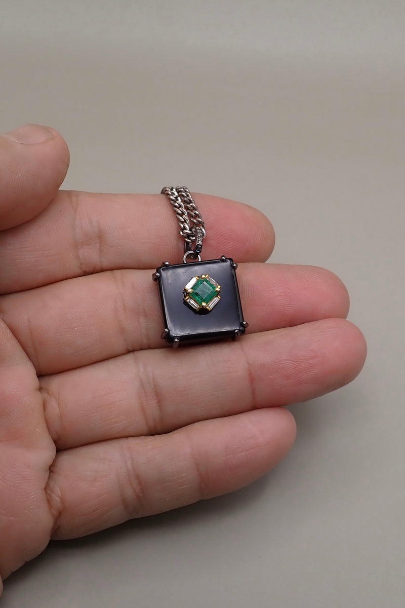 EMERALD DIAMOND PENDANT