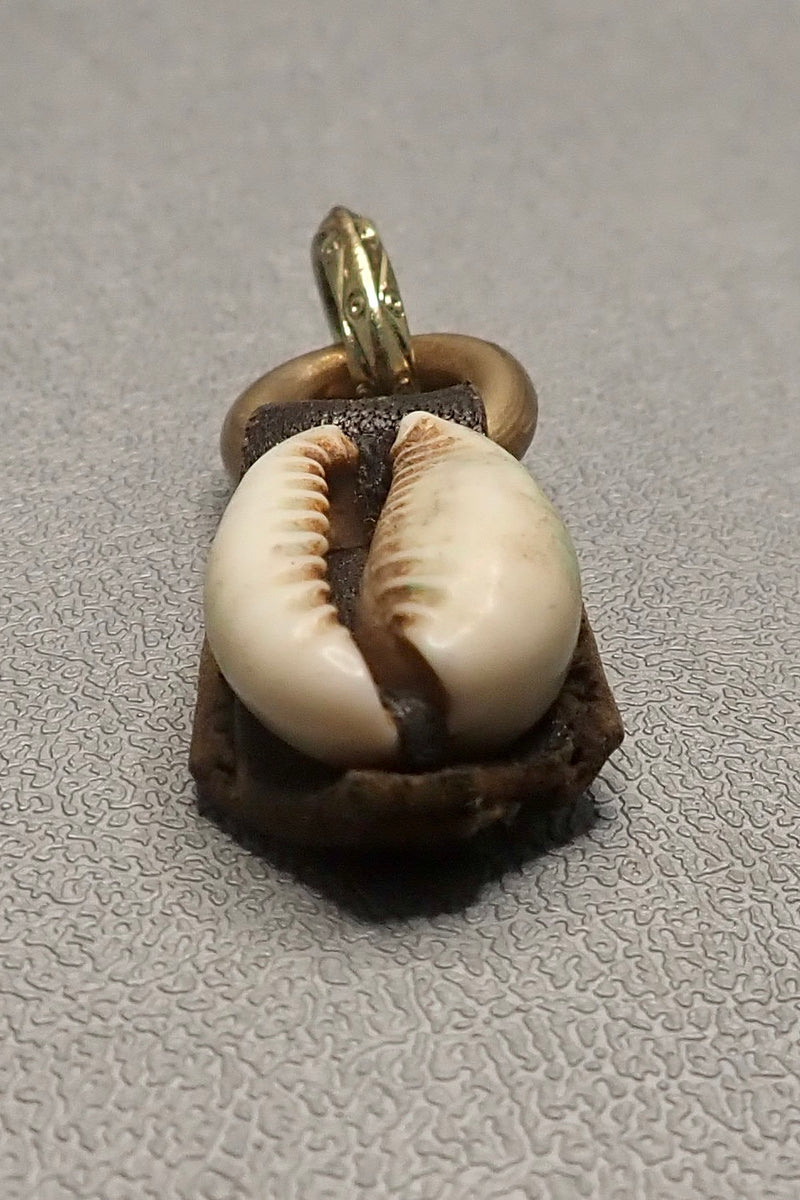 SHELL AMULET PENDANT