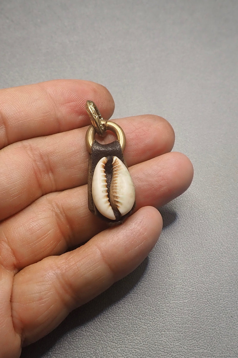 SHELL AMULET PENDANT