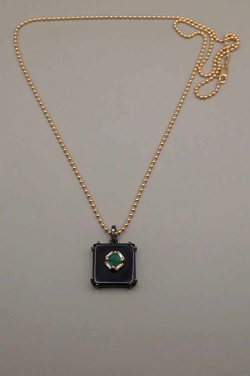 EMERALD ONYX PENDANT