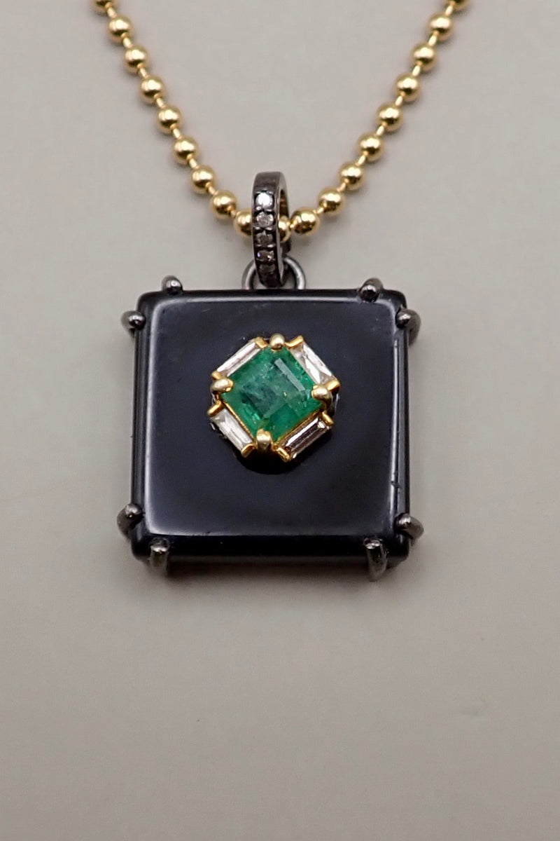 EMERALD ONYX PENDANT