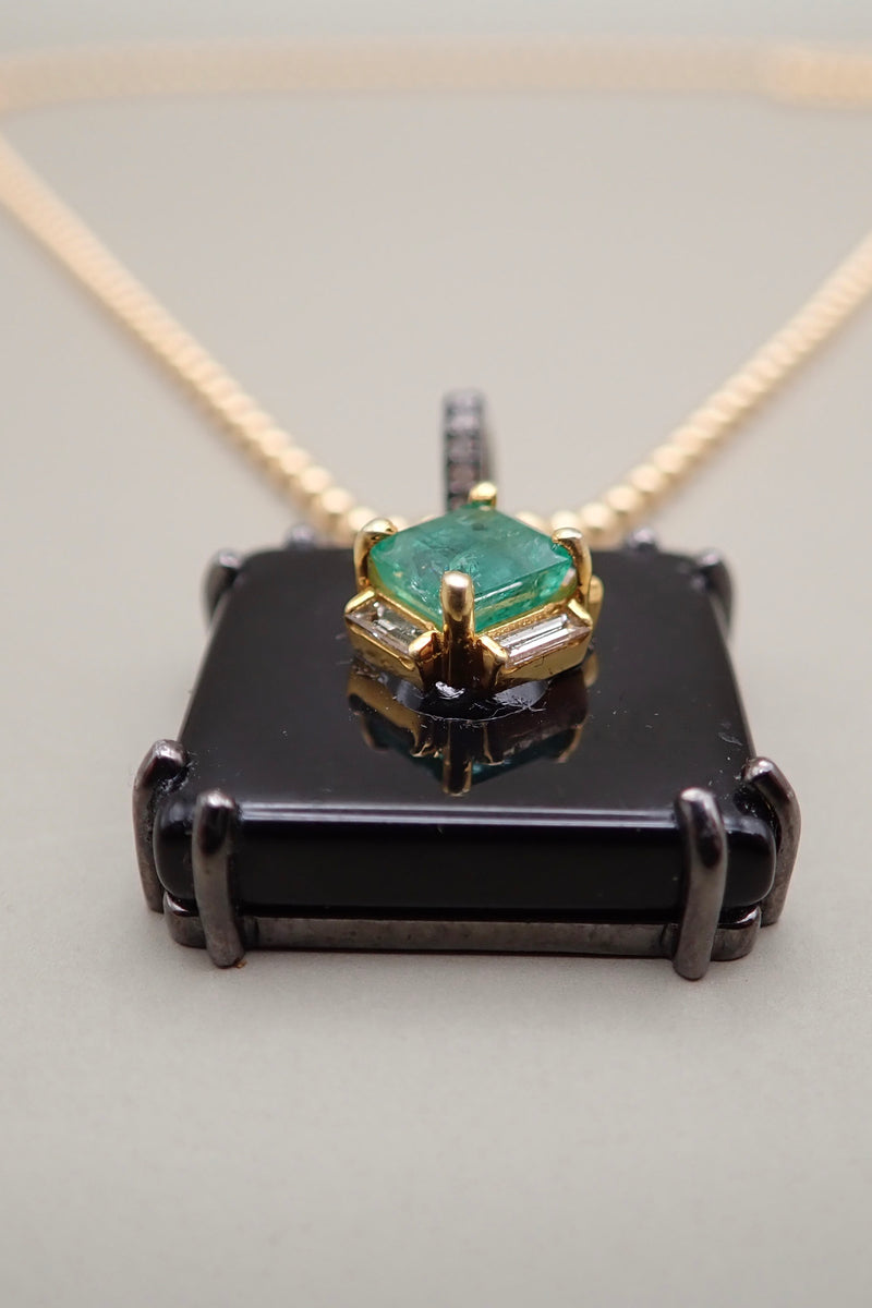 EMERALD ONYX PENDANT