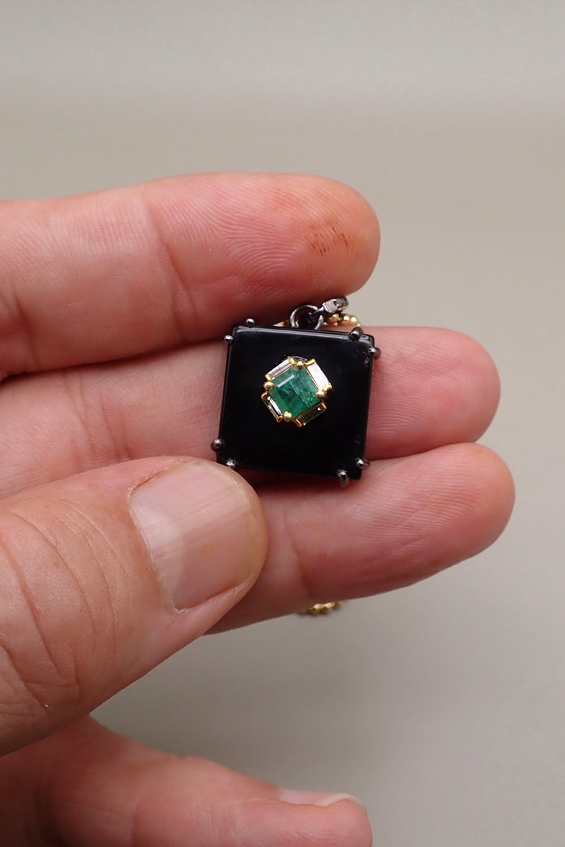 EMERALD ONYX PENDANT