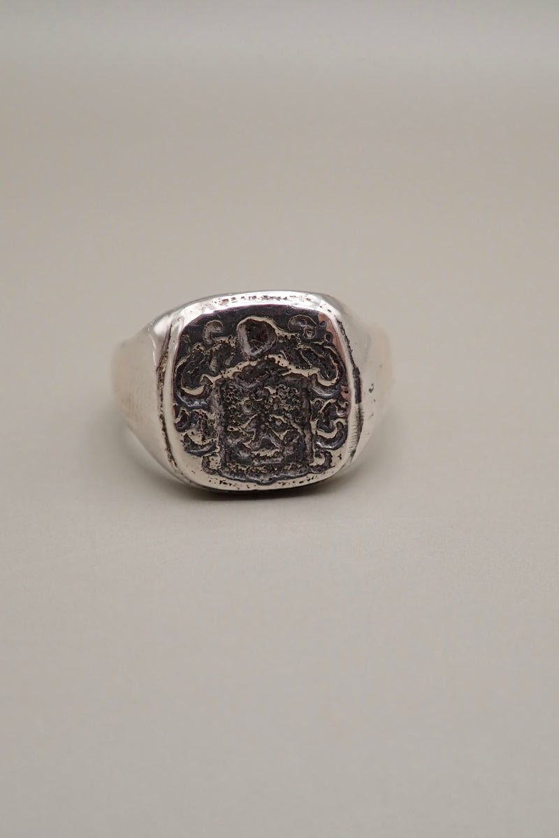 ARMS CREST RING