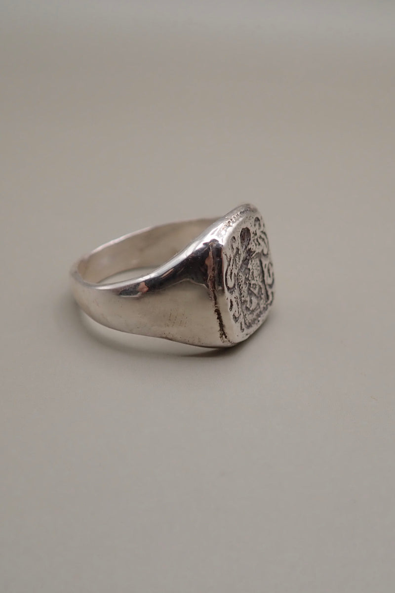 ARMS CREST RING