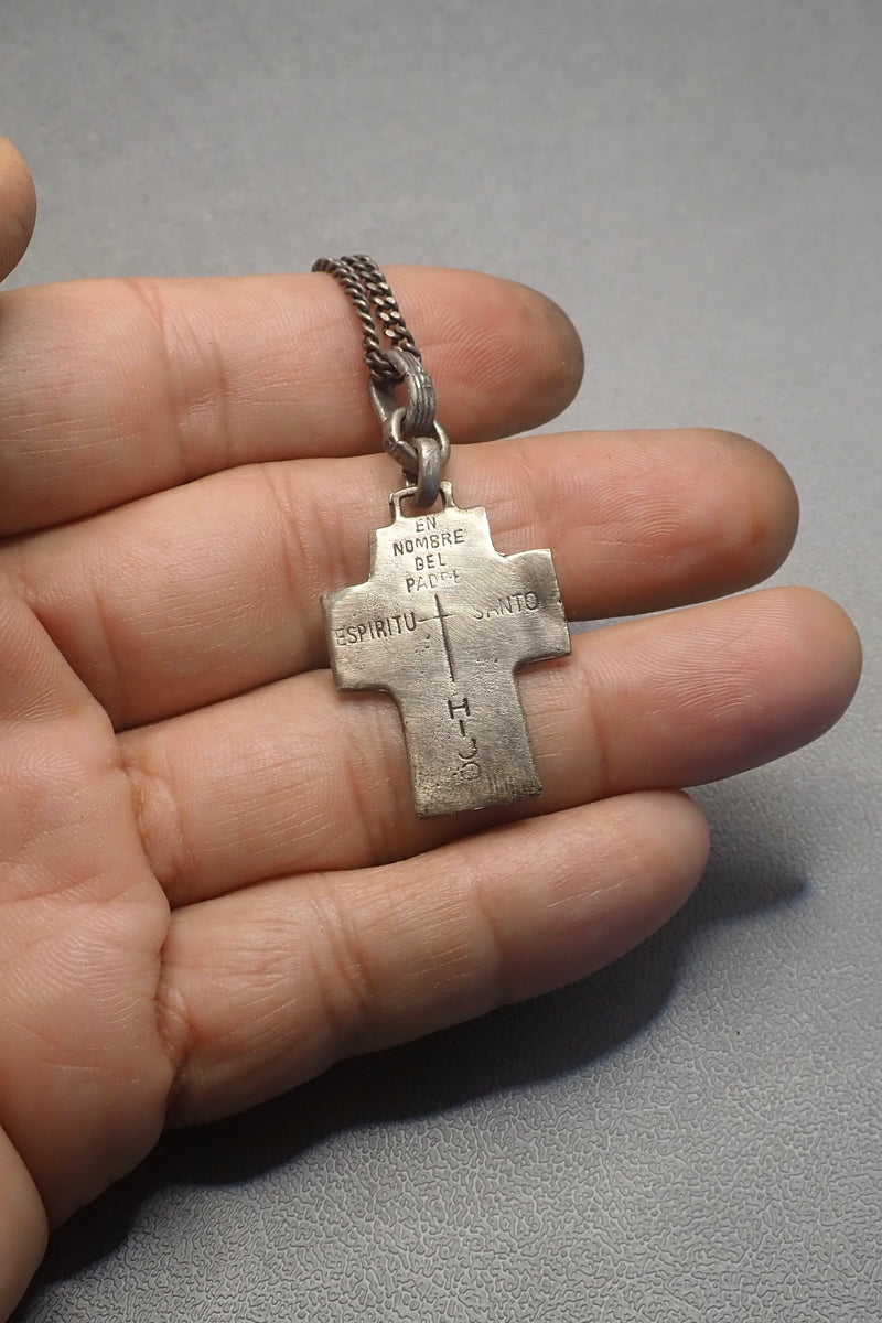 SHORT FLAT CROSS NECKLACE
