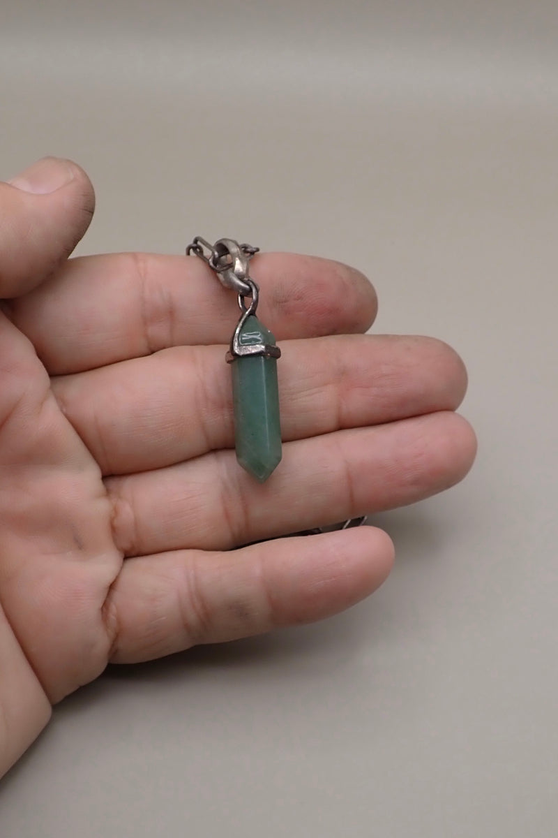 GREEN ONYX PENDANT NECKLACE