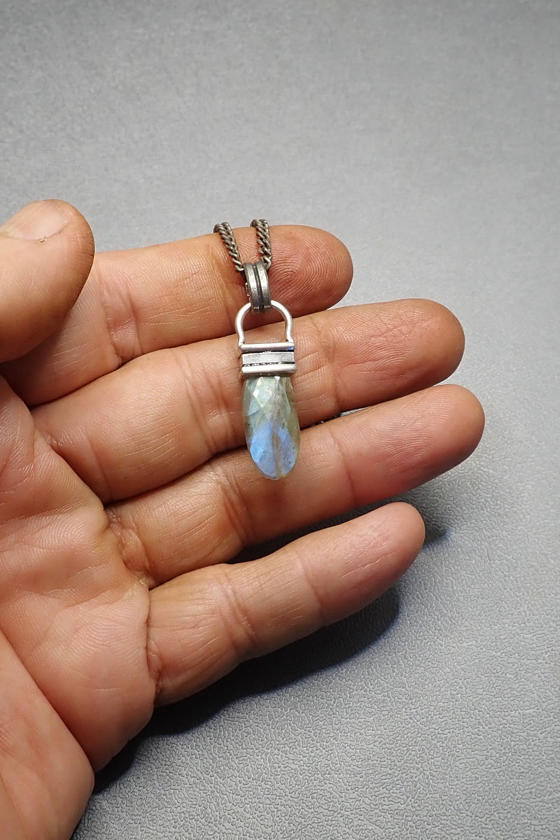 LABRADORITE NECKLACE