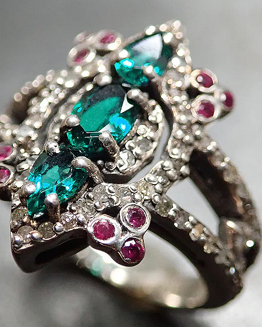 GREEN TURMALINE - RUBIES & DIAMONDS RING