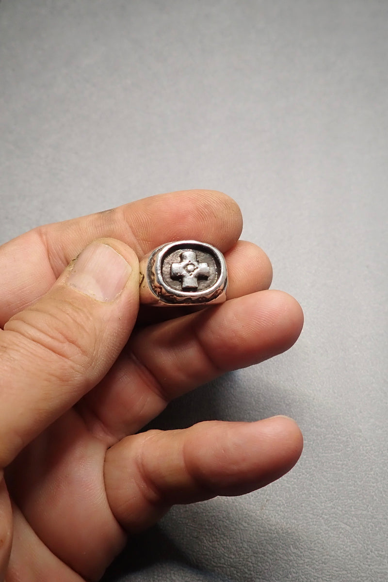 CROSS RING